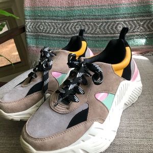 Gianni Bini Women’s Sneakers!